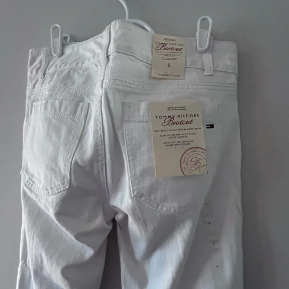 TOMMY HILFIGER • Off White Bootcut Jeans • 6 • - Picture 6 of 7